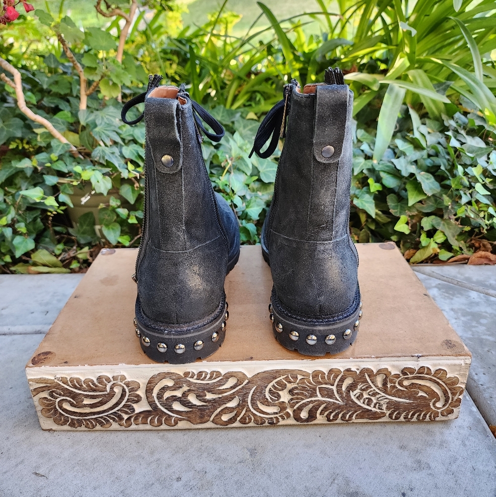 Edgy Steve Madden Studded Lug Sole Weathered Leather Combat Boots - Picture 7 of 10